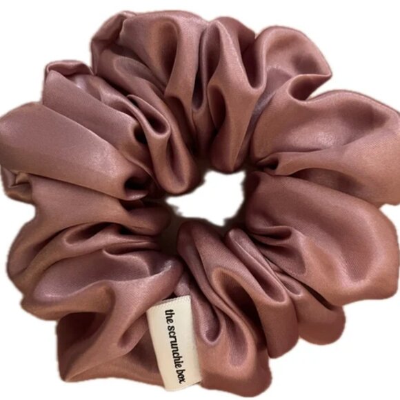 XL Scrunchie- Blush Pink - Picture 1 of 1